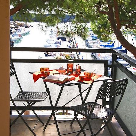 Апартаменти La Terrazza Tra Pini E Mare Сан-Бартоломео-аль-Маре Номер фото